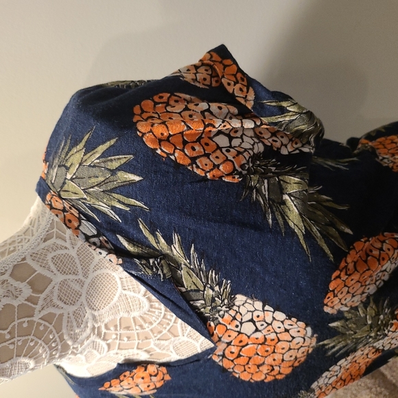 Lucky Brand Small Linen Pineapple Shirt ๐ - Picture 3 of 8